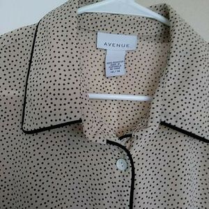 Avenue size 14/16 shirt
